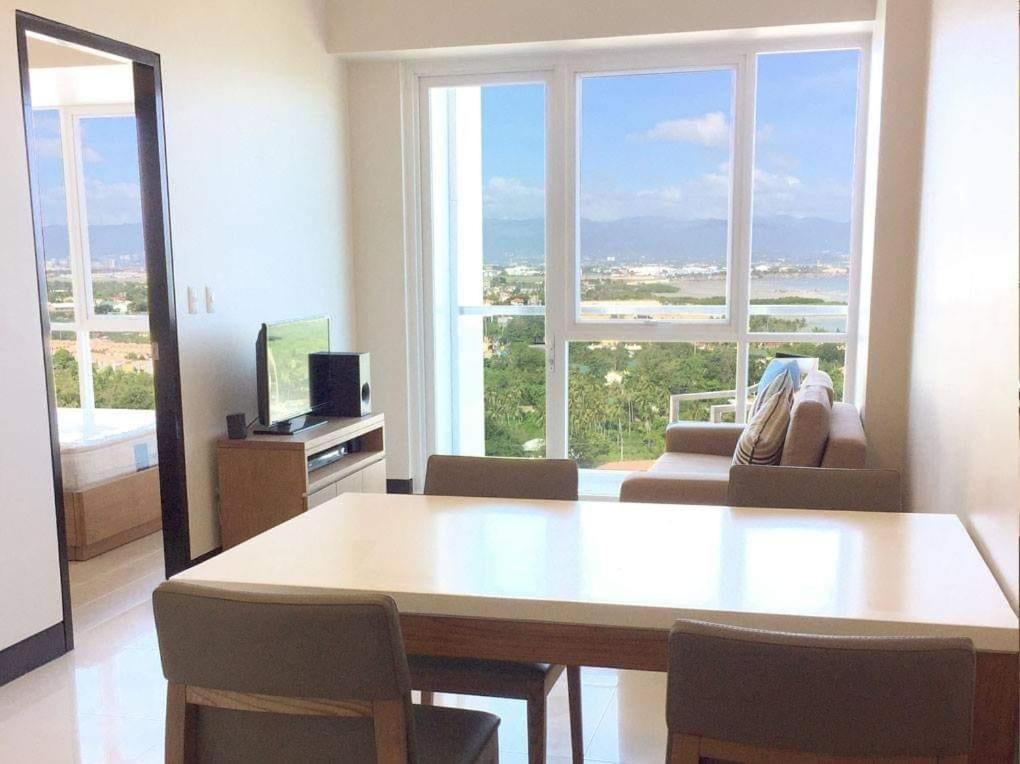 Mactan Newtown Condo With Pool Access มักตัน ภายนอก รูปภาพ