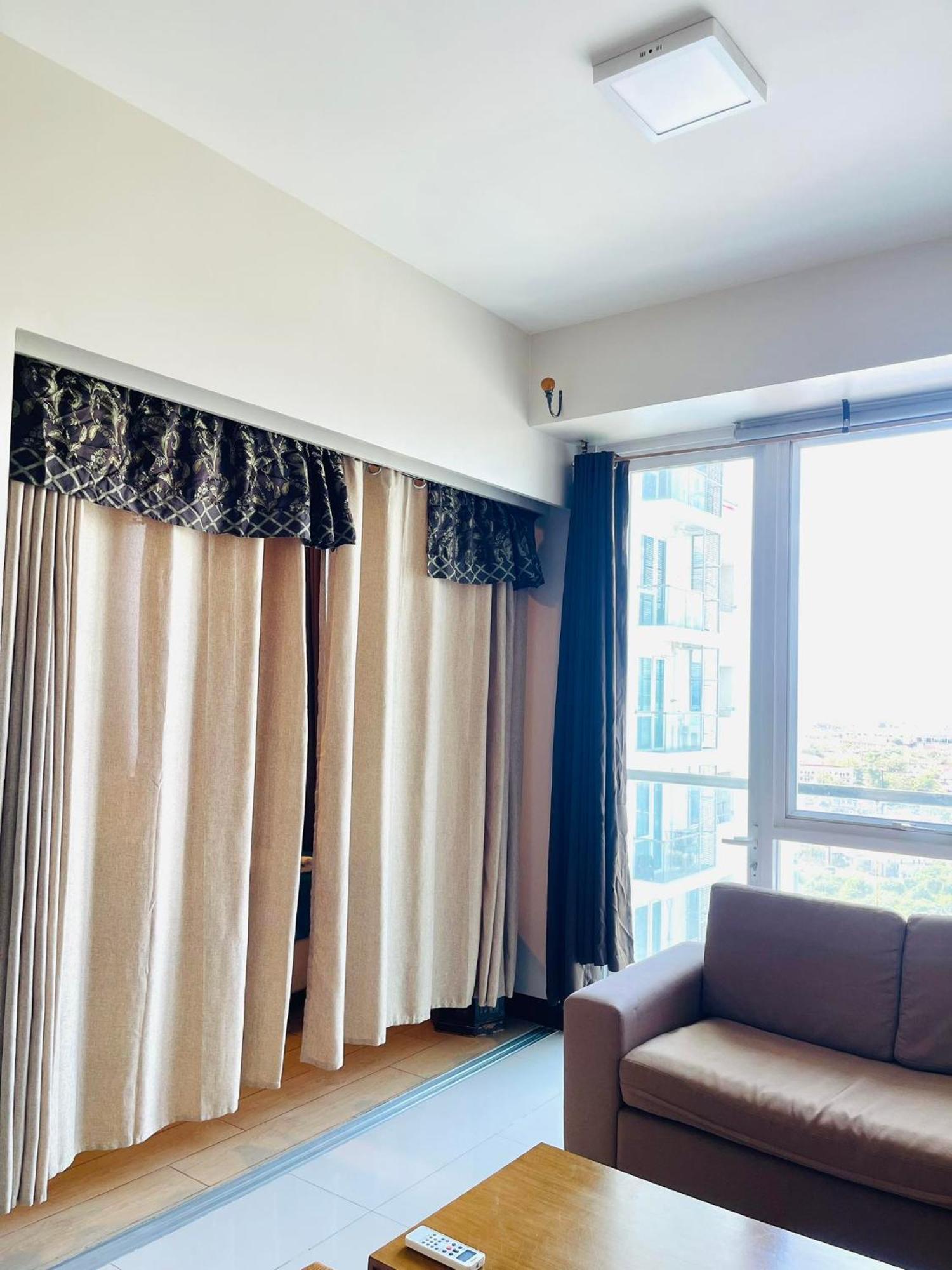 Mactan Newtown Condo With Pool Access มักตัน ภายนอก รูปภาพ