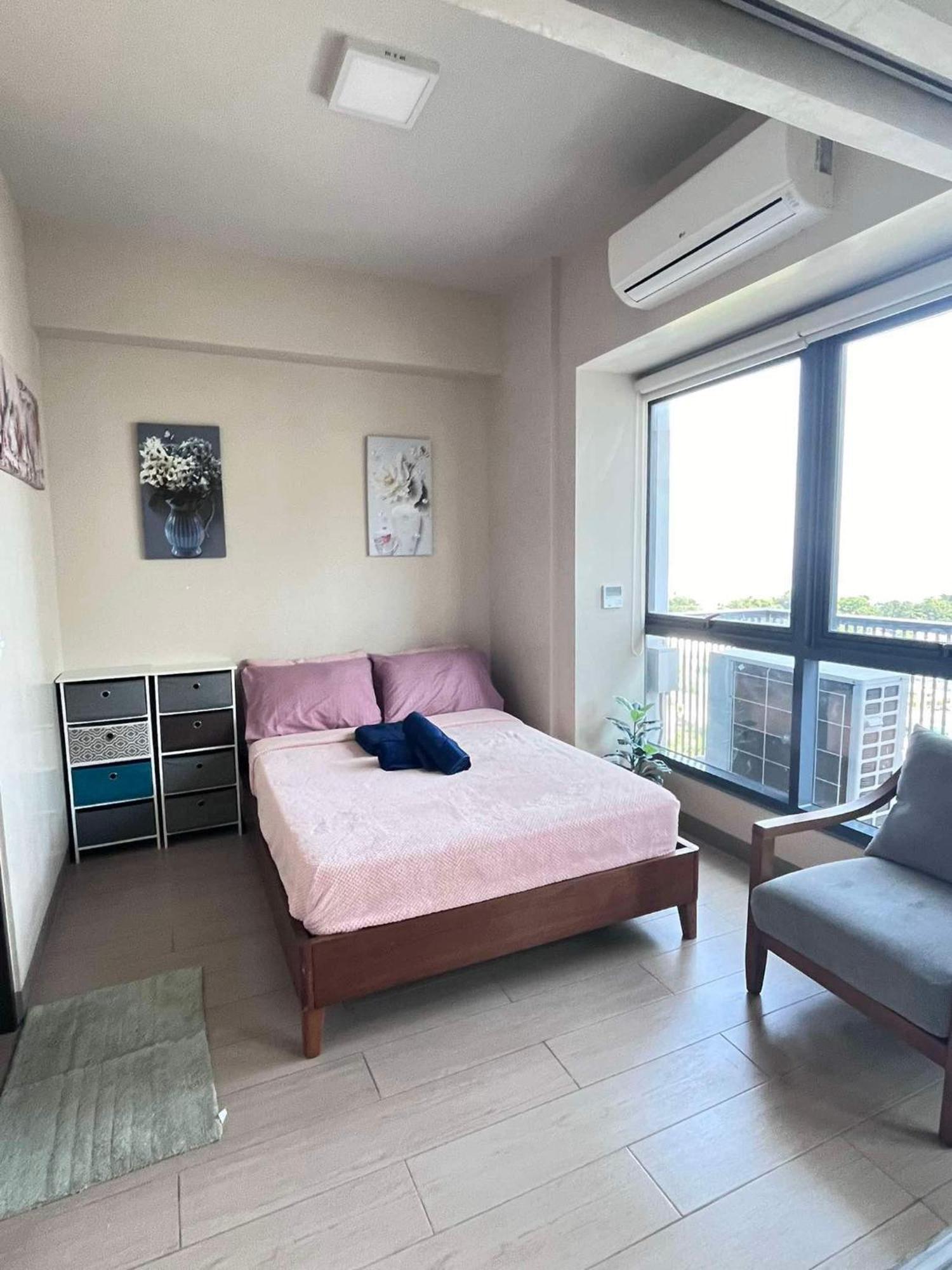 Mactan Newtown Condo With Pool Access มักตัน ภายนอก รูปภาพ