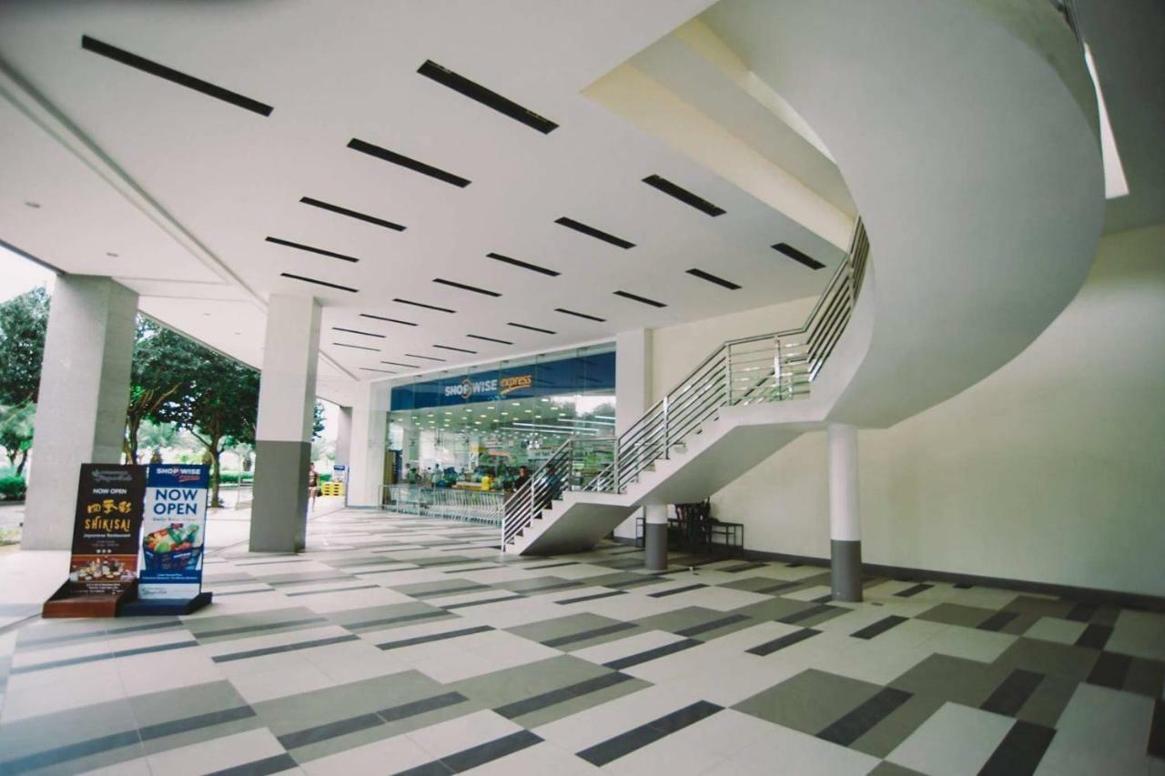 Mactan Newtown Condo With Pool Access มักตัน ภายนอก รูปภาพ
